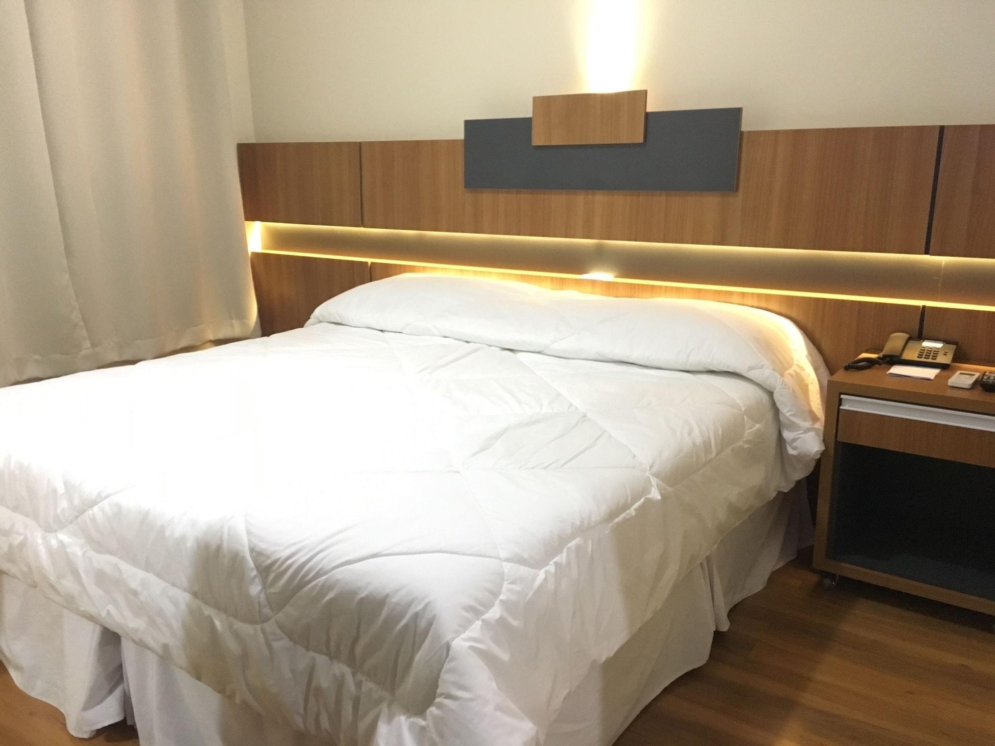 Hotel Aero Park E Estacionamento Londrina Esterno foto