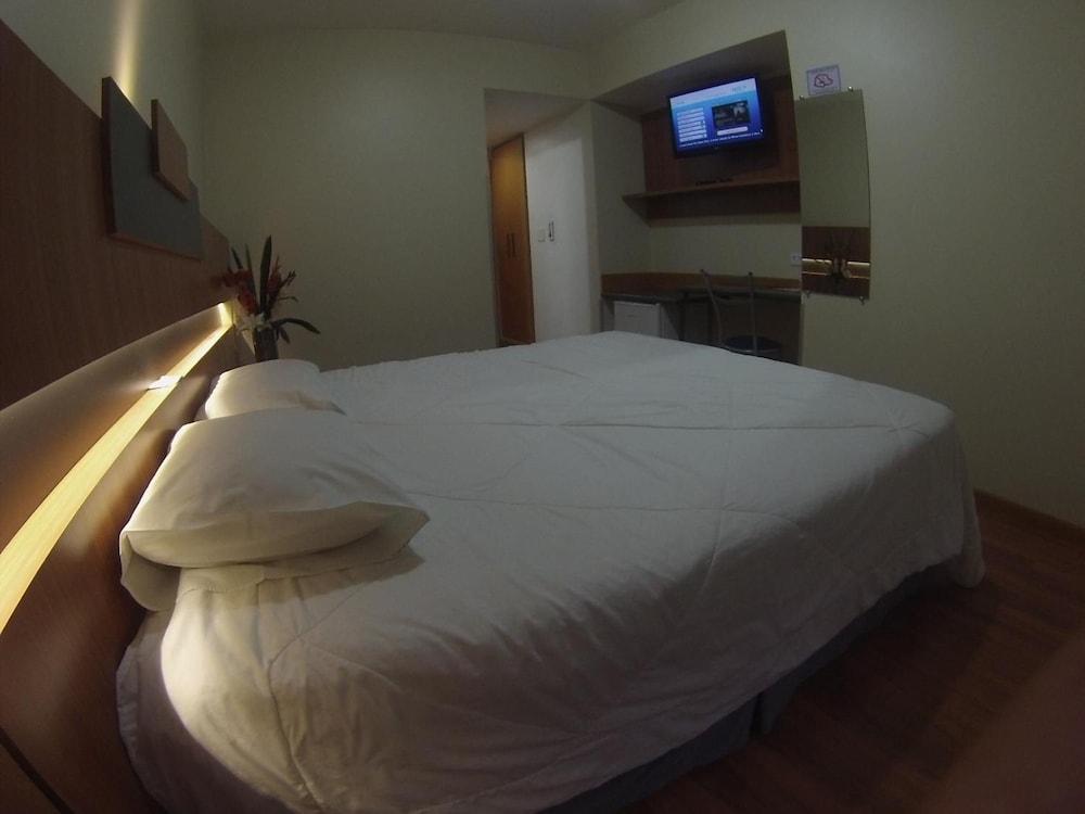 Hotel Aero Park E Estacionamento Londrina Esterno foto