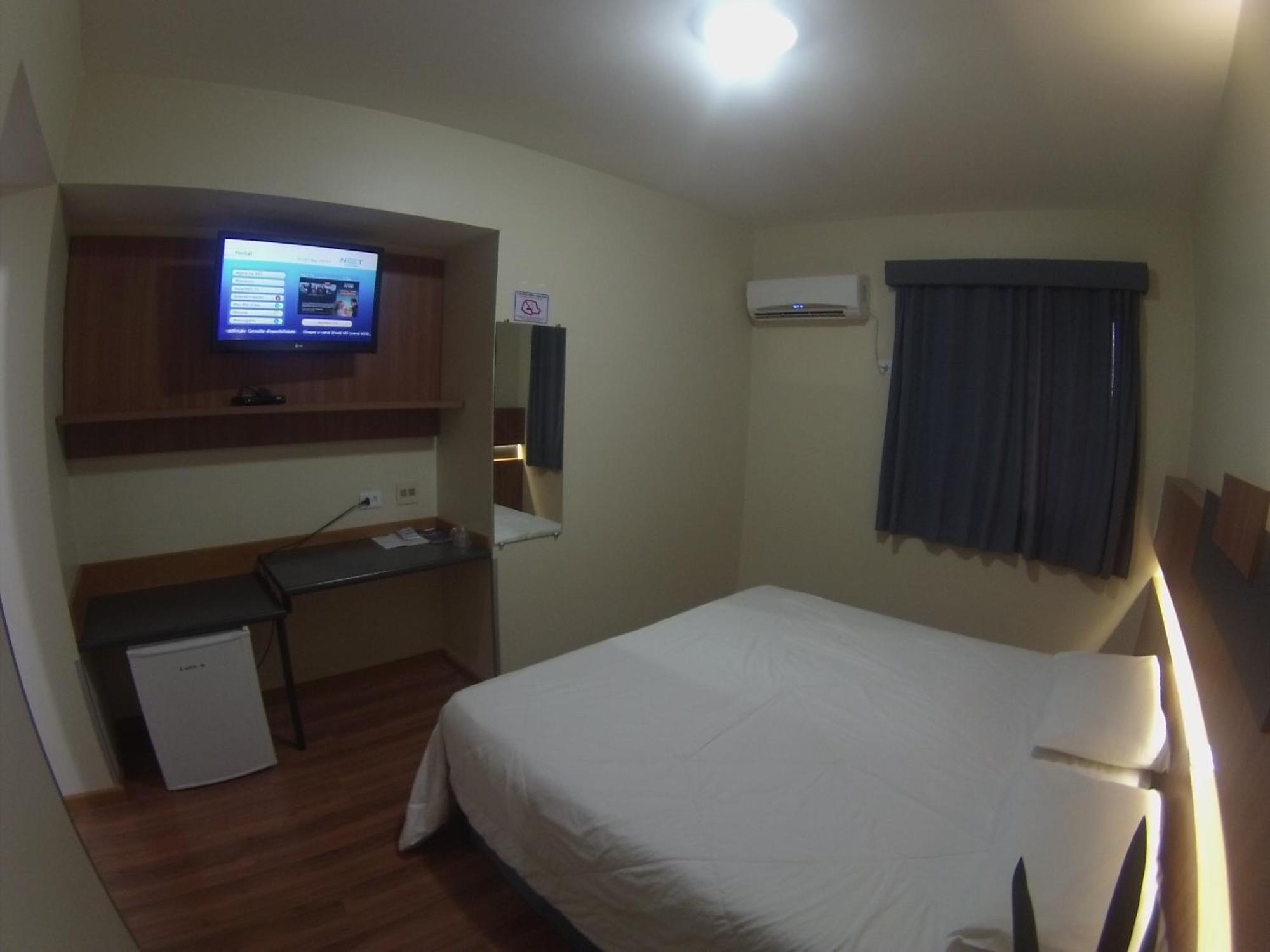 Hotel Aero Park E Estacionamento Londrina Esterno foto