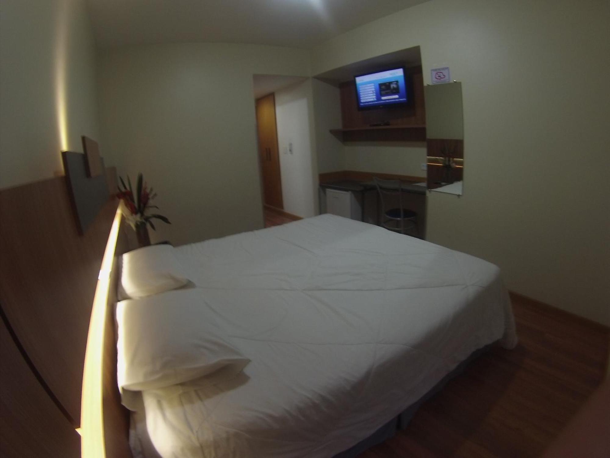 Hotel Aero Park E Estacionamento Londrina Esterno foto