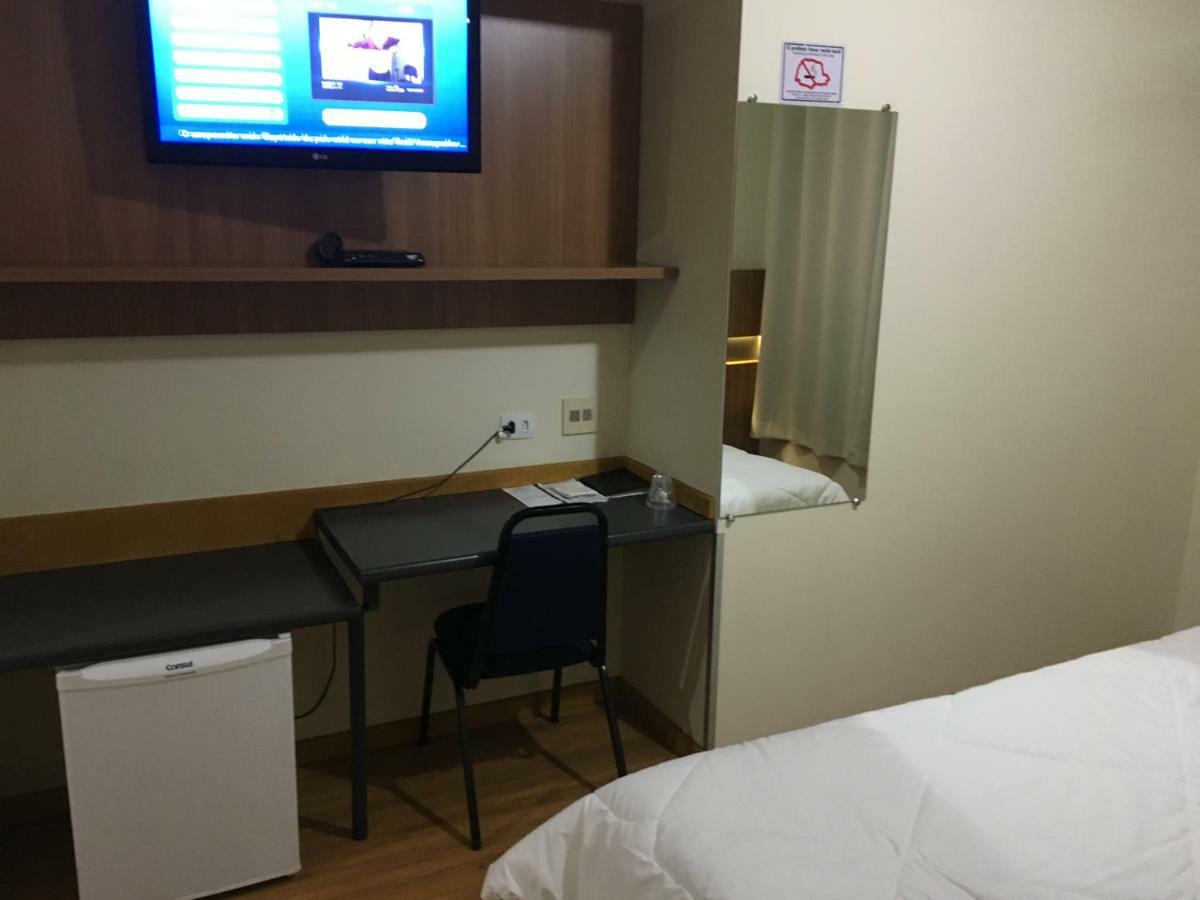 Hotel Aero Park E Estacionamento Londrina Esterno foto